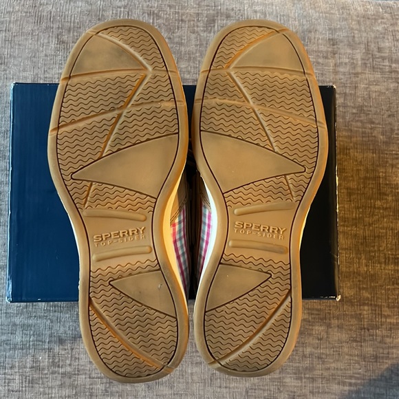 Sperry Shoes Size 4 - Picture 7 of 9
